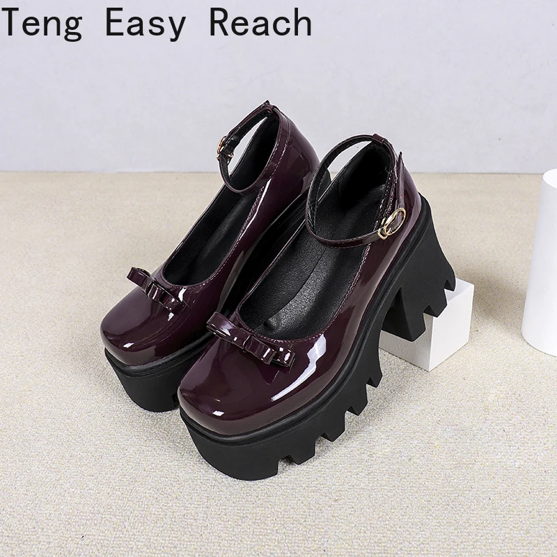 

Fashion Women Shoes Spring Autumn Buckle Strap For Women college style patent leather black Platform Shoes New Plus Size 43