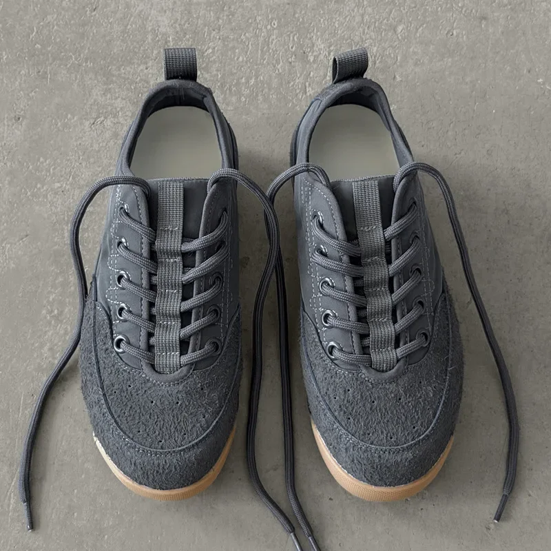 New Fashion Men Casual Shoes Flat Skate Shoes Young Man Lace-up Sneakers