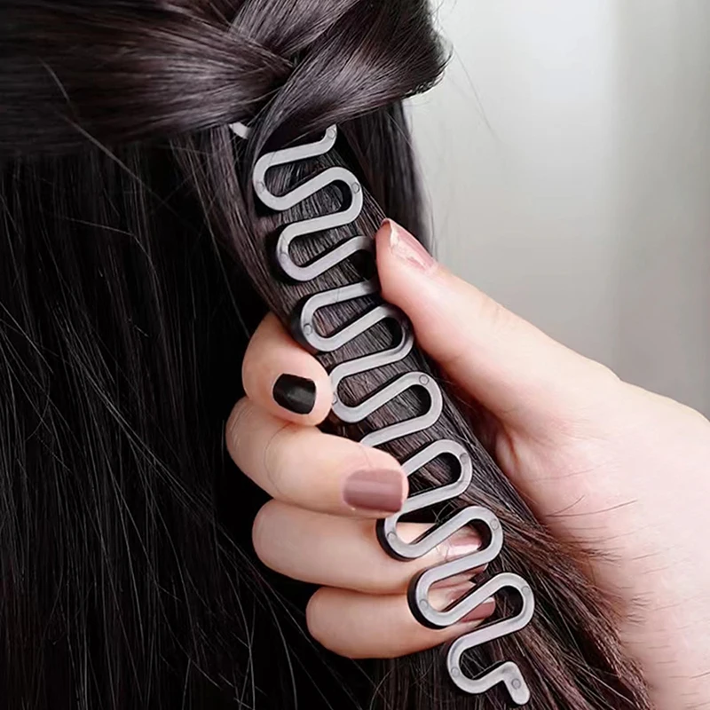 

Multifunctional Hair Styling Tool Set with 6 Pieces of Hair Styling Accessories for Women