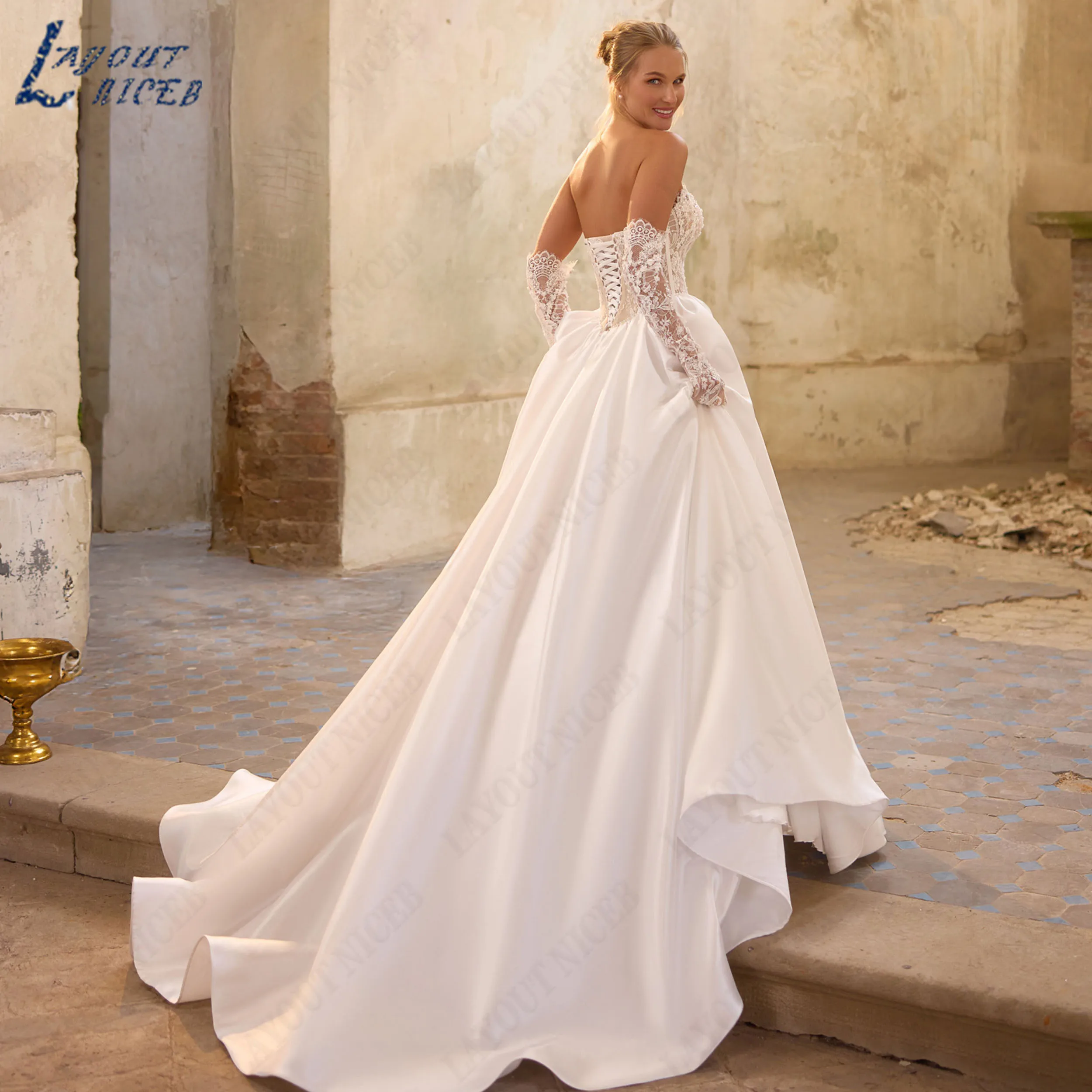 LAYOUT NICEB Customized Strapless Lace Corset Bride Dresses Satin A Line Sleeveless Bridal Gown For Vintage Wedding Ceremony