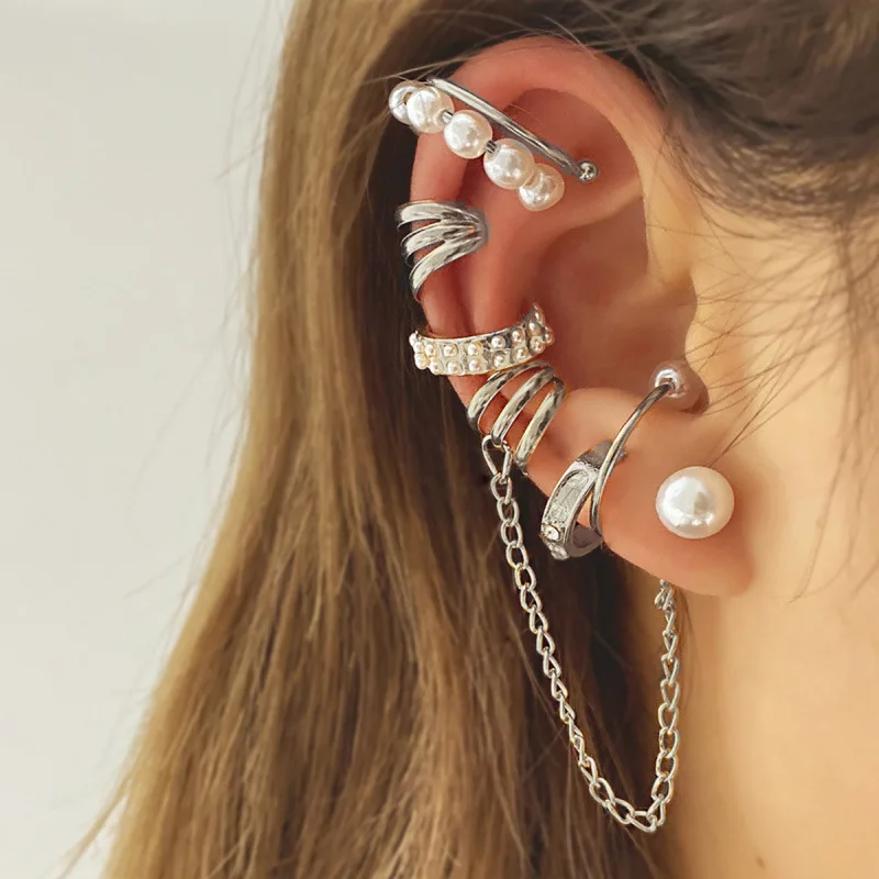 2026 Trendy Ear Stack Set Bold Pearl Cartilage Jewelry Brilliant Gold Chain Earring Kit Classic Cool Body Jewelry Combination