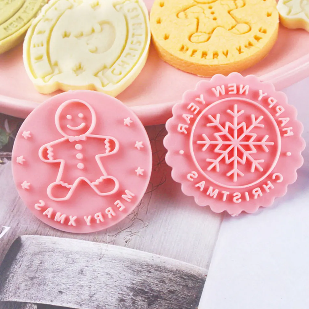 

8Pcs Xmas Cookie Mold Set Plastic 3D Baking Stamps Fondant Molds Reusable Cookie Cutters Christmas Gift DIY Baking Molds