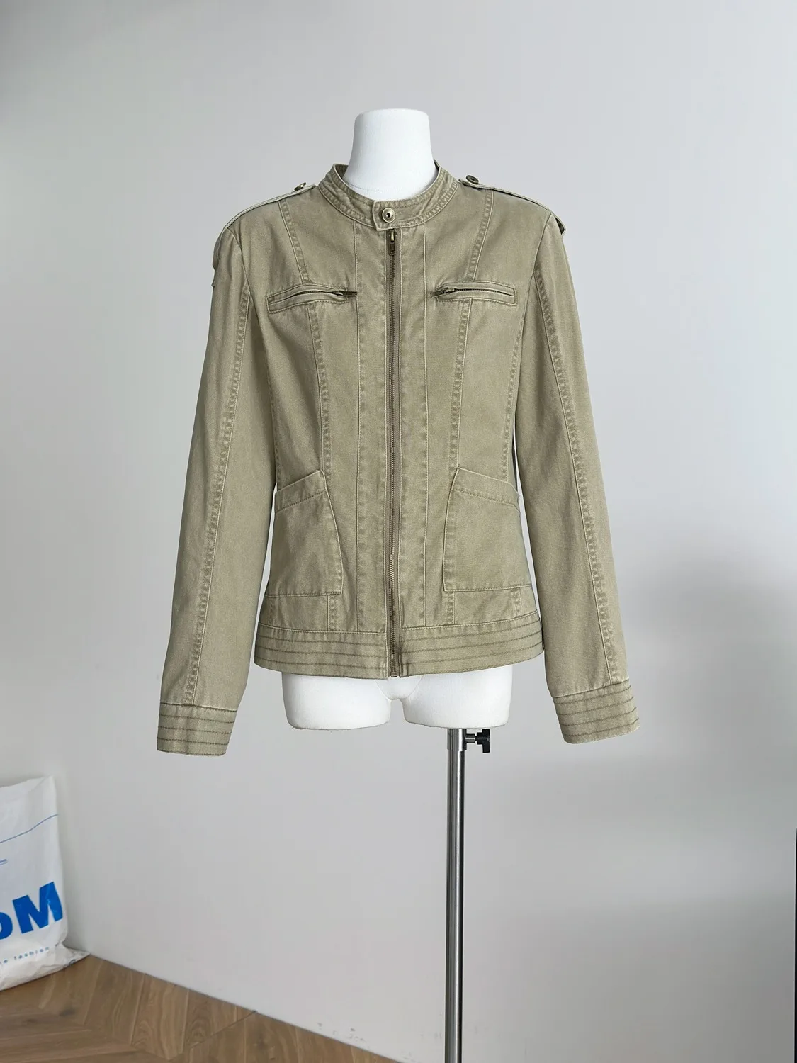 

Luymann Retro American ort Denim Jaet Stand Collar Repaired Vintage Sle Women Early Autumn New oulder Level Jaet