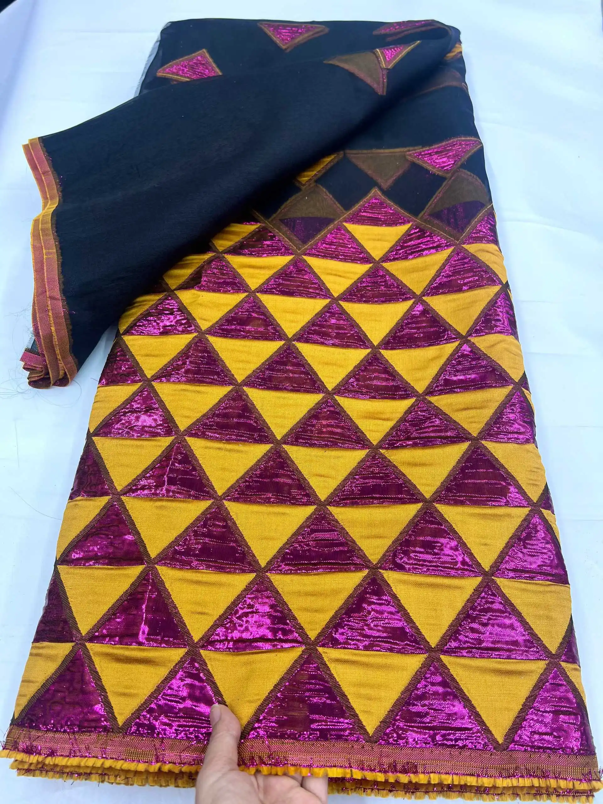 

Оптовая продажа, 2025 г., высококачественная дамасская ткань для свадебных вечерних платьев, Новое поступление, африканская парча, кружевная ткань, жаккардовая ткань из органзы