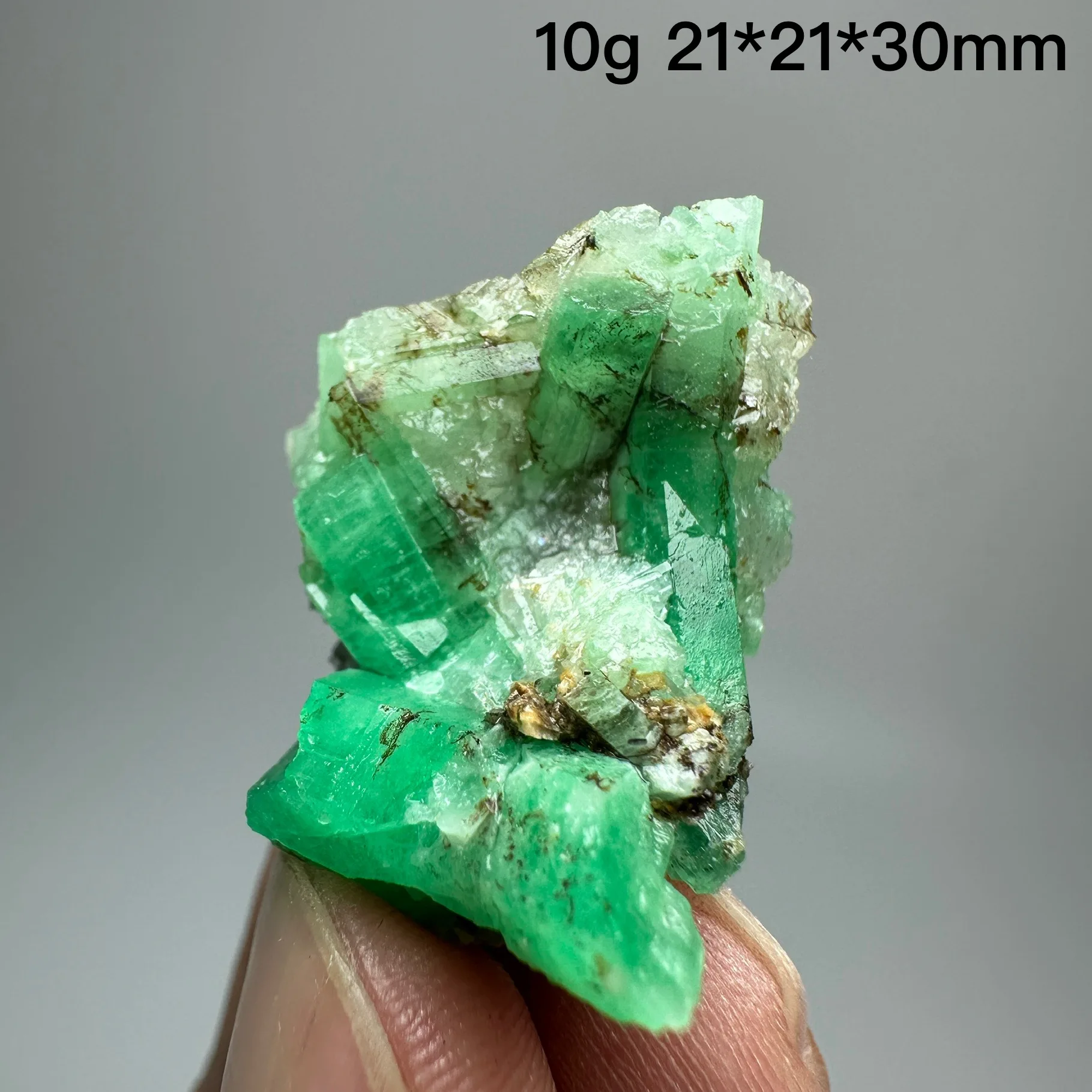 عينة معدنية من الزمرد الطبيعي + بلورات كوارتز شفاء وأحجار كريمة صخرية #4