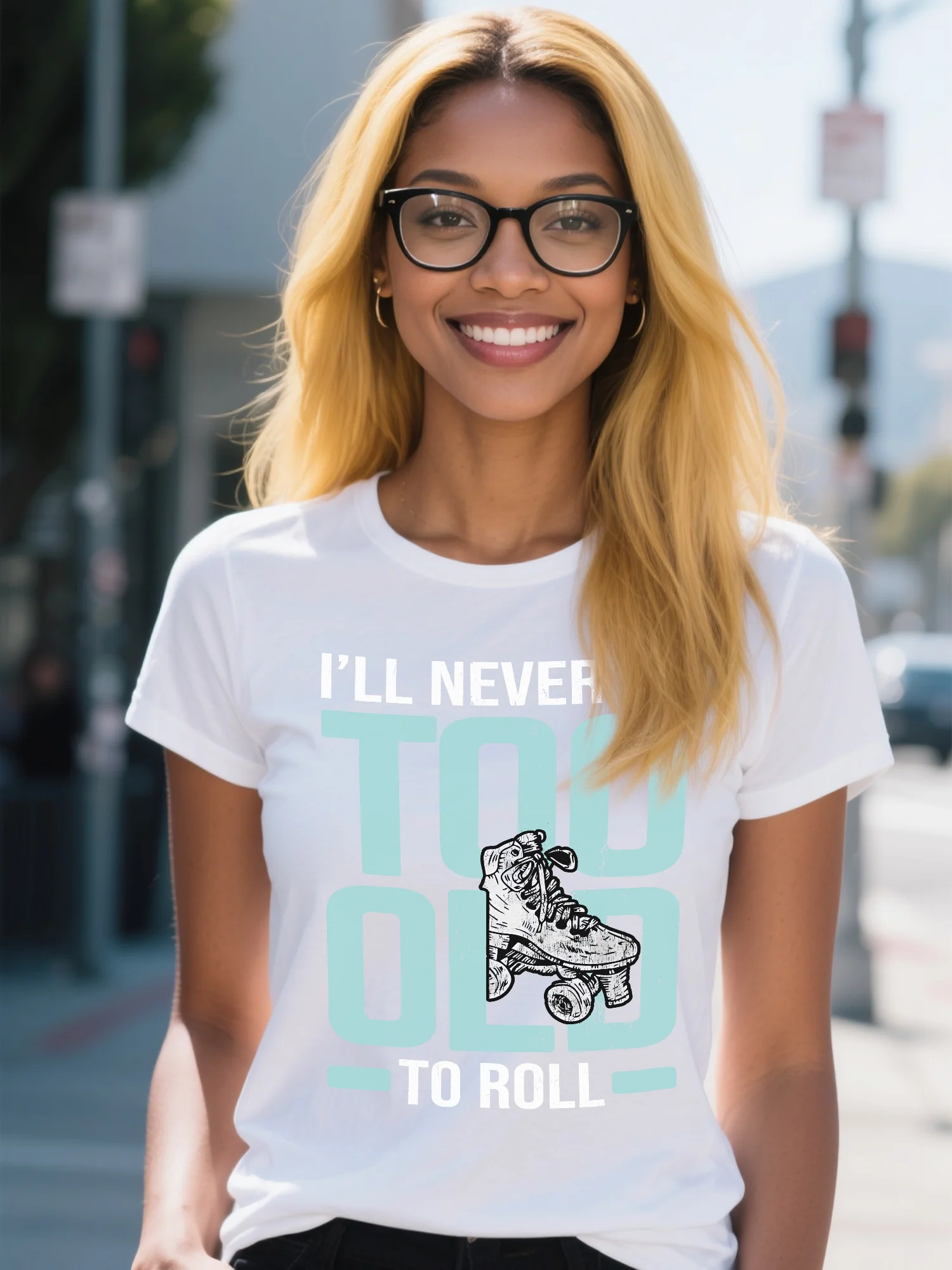 تي شيرت نسائي أبيض هدية عيد الميلاد - طباعة قبعة سانتا - عضوي 100%