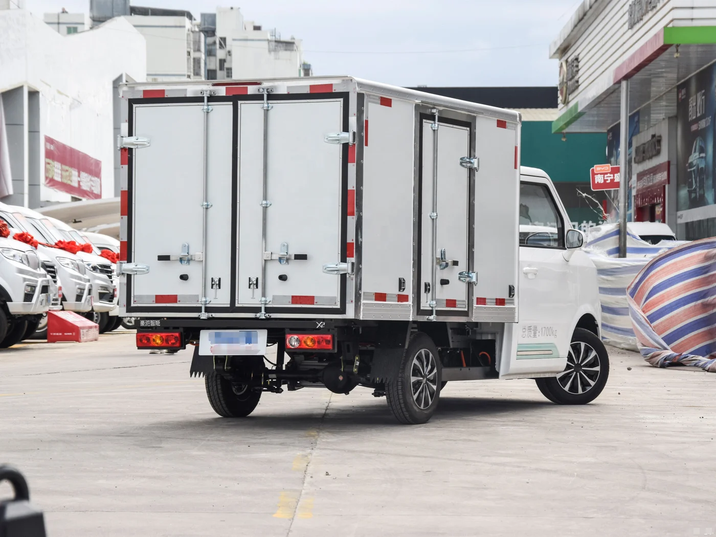 Best Price Single Row Box Transporting Cargo Electric Van Mini Truck Long Endurance 70km/h Multi-purpose Electric Vehicle