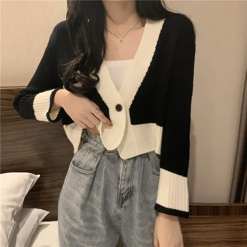 

Вязаный кардиган-топ и брюки с высокой талией для женщин, ранняя весна 2026, новая коллекция, ретро-стиль, цветные блоки, маленький размер, свитер-жакет