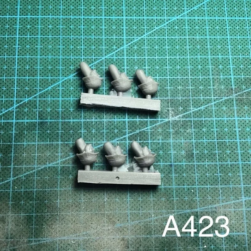 1/35 WWII Head Accessory Resin Figures (Set of 6), Military Theme, Unassembled and Unpainted