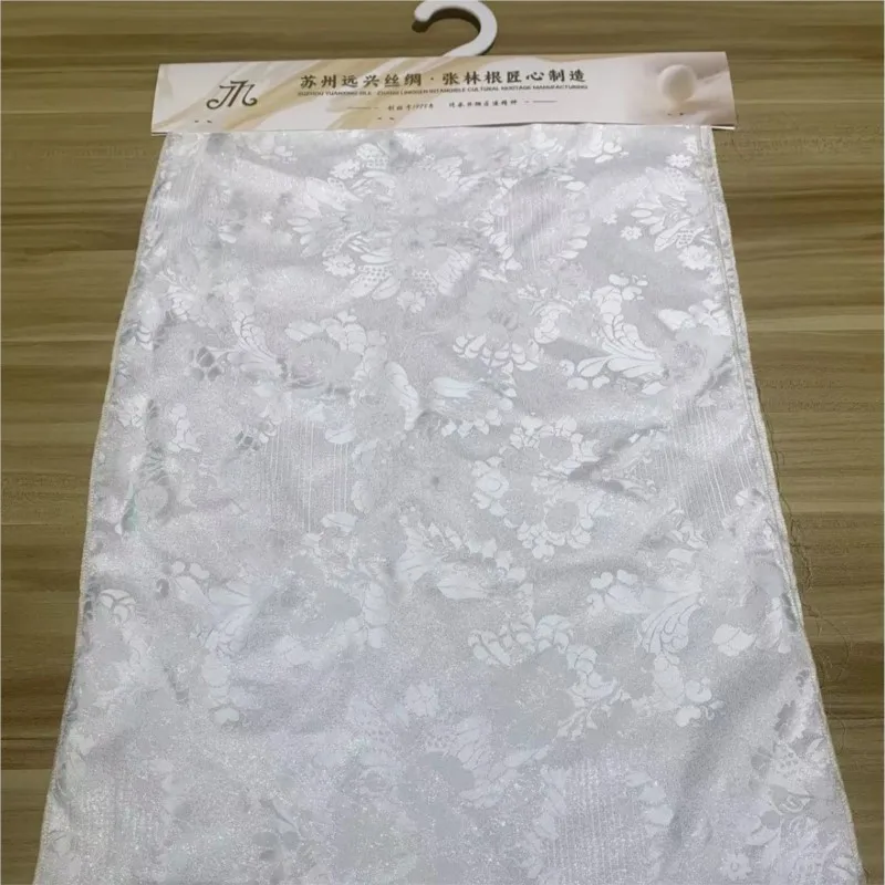 

New Chinese-style Hanfu cheongsam and waistcoat fabric made of brocade seven-color pure silk