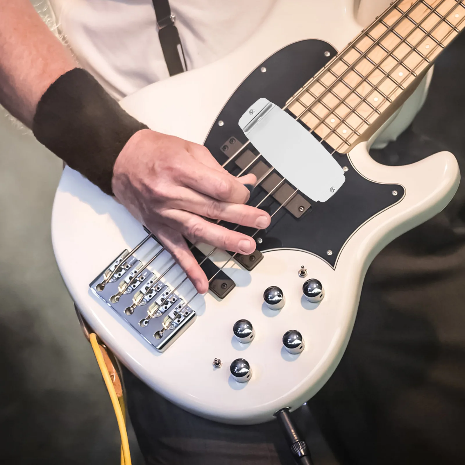 

1Pcs Bass Pickup Cover Exquisite Craftsmanship Durable Design for Long-Term Use and Protection Protective Cover