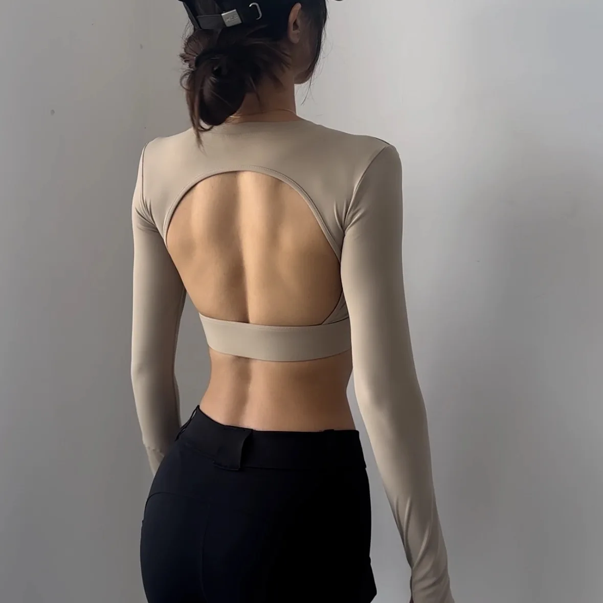 

Sexy Backless Long-sleeved Yoga Clothes Women with Chest Pads Tight-fitting Beautiful Back Pilates Training Fitness Sports Tops