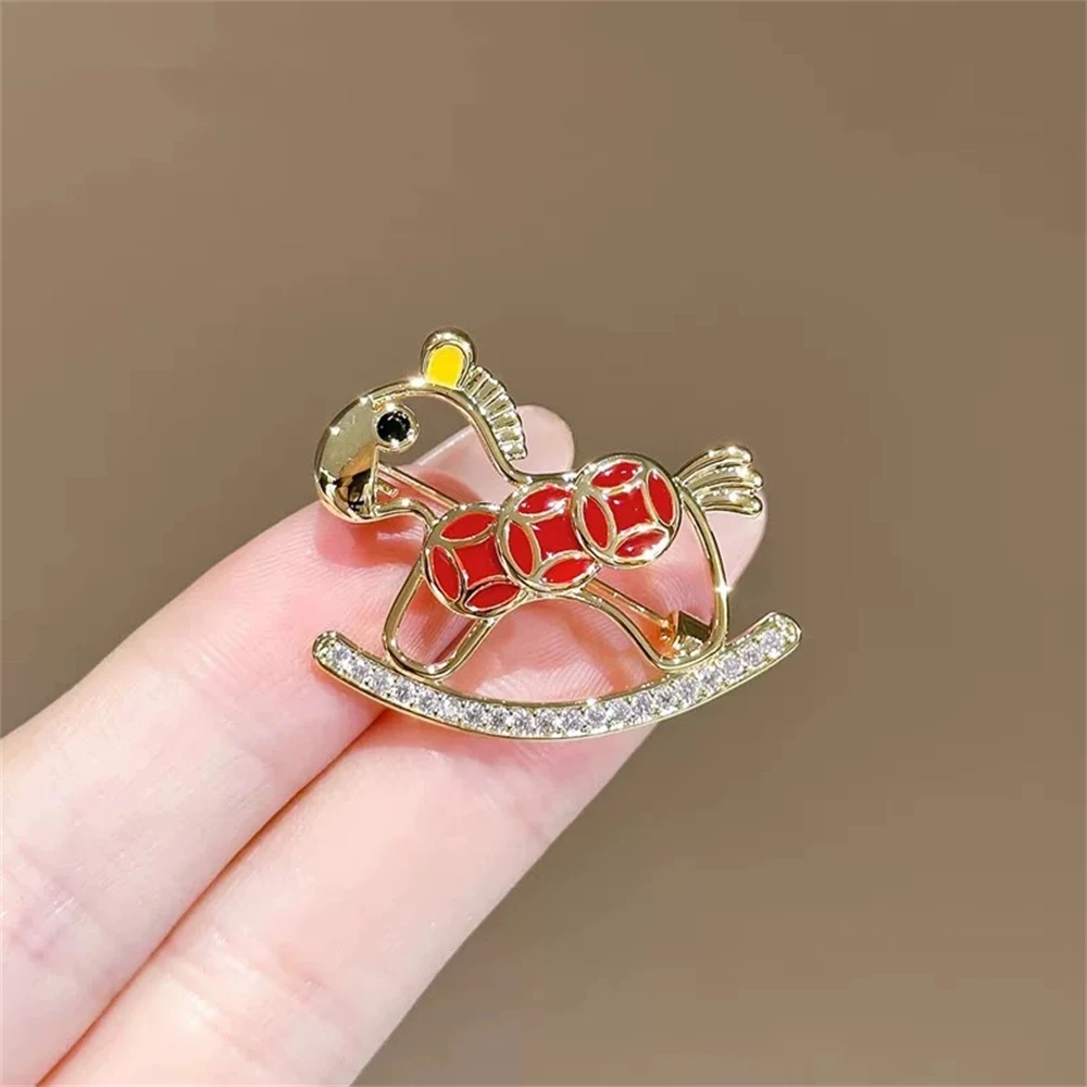 2025 موضة الحصان دبوس النمط الصيني الكرتون حجر الراين أسود أبيض الخيول الحيوان المينا دبابيس ظهره دبابيس الهدايا #6