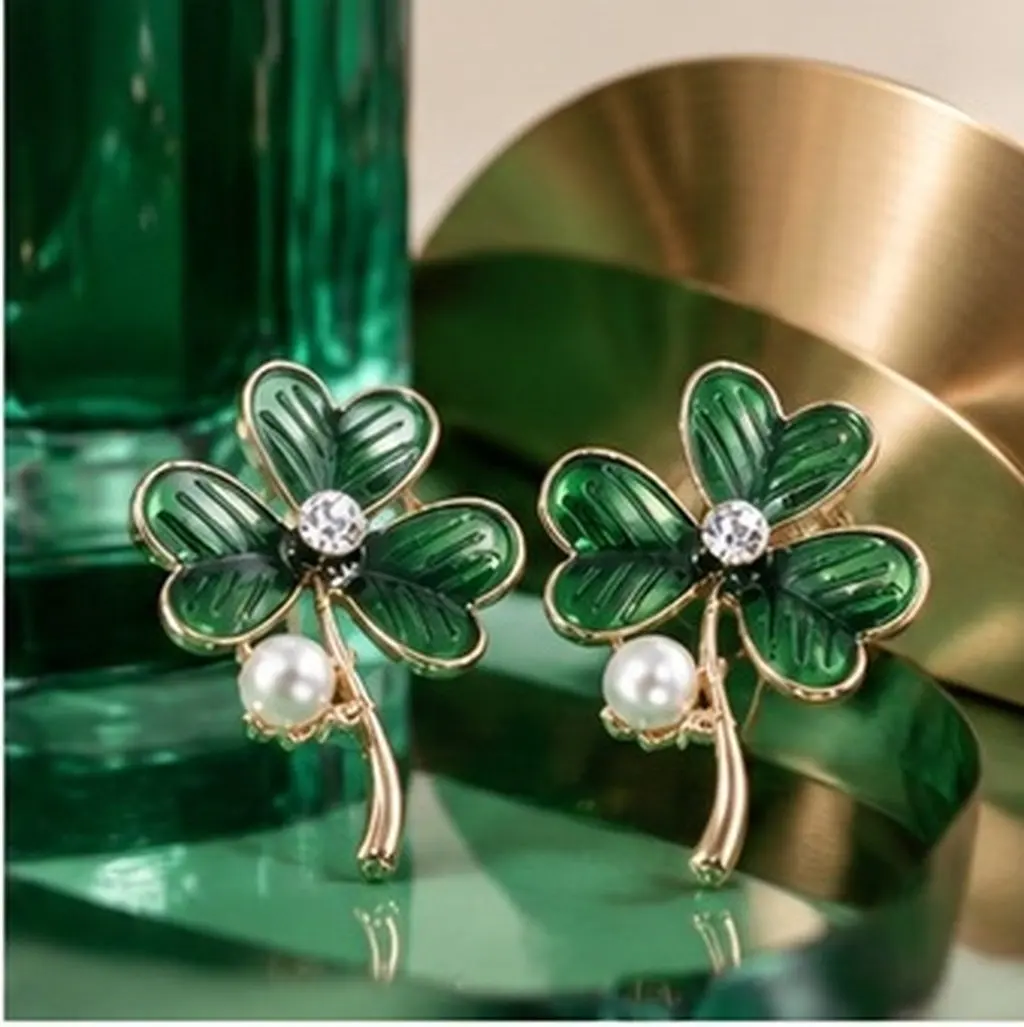 2Pcs Premium Alloy Clover Brooch Pin for Women Girls St Patrick Day Costume Wedding Party Prom Dress Jacket Coat Accessory