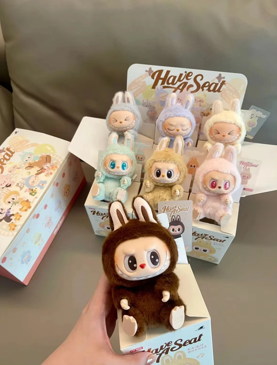 Popmart Labubu The Monsters Serie Blind box Manga Figurine Koleksi boneka lucu mengumpulkan Dekorasi Desktop hadiah ulang tahun anak perempuan