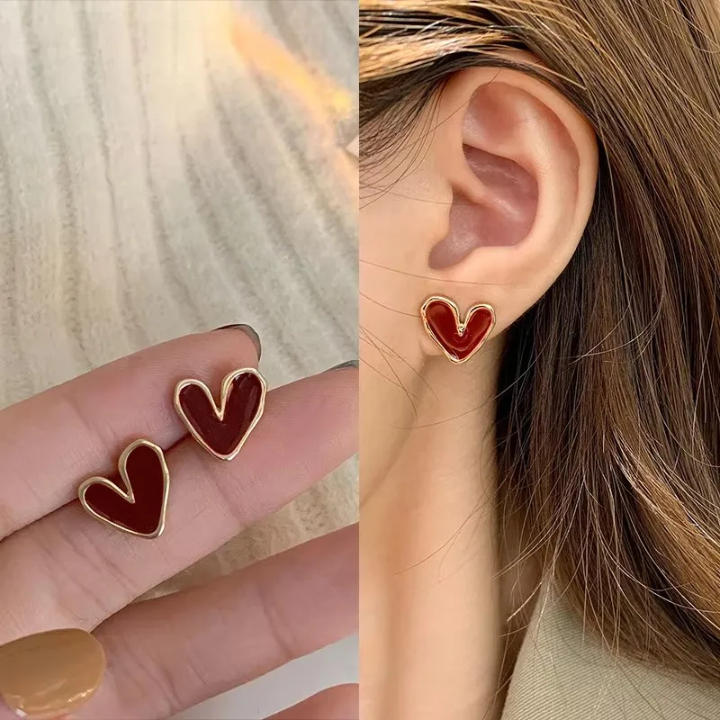 Pendientes sencillos con forma de corazón rojo vino para mujer, aretes geométricos esmaltados con corazón Irregular, joyería estética para niña, 2 uds.