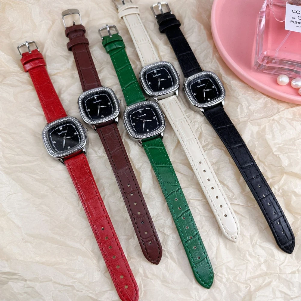 موضة 2025 ساعة كوارتز نسائية مربعة بسيطة جديدة فستان جلدي غير رسمي ساعة يد نسائية Montre فام
