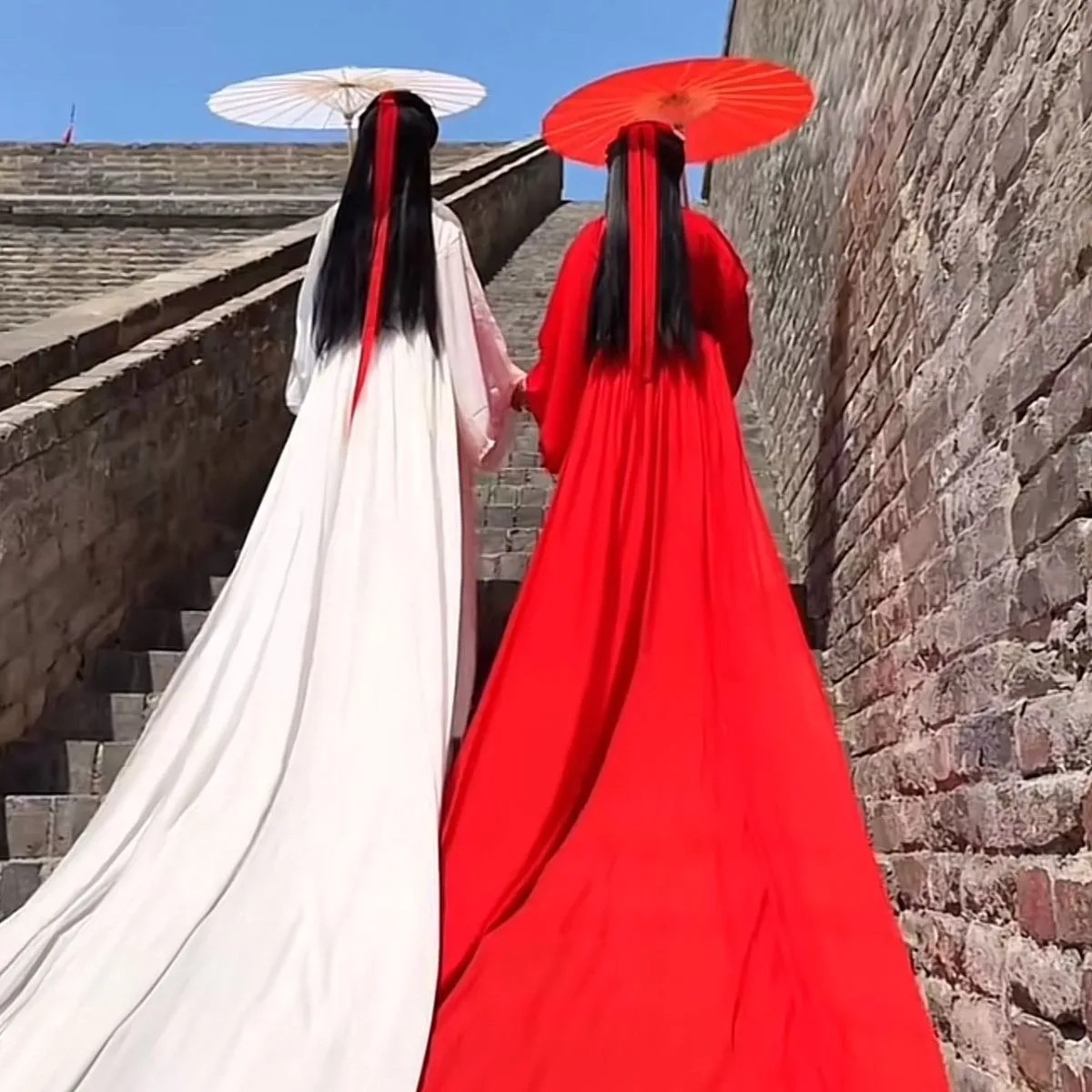 

Пышное платье Ханьфу с широкими рукавами и длинным шлейфом для эфирной фотосъемки и сценических выступлений, красно-белые костюмы для женщин 2026