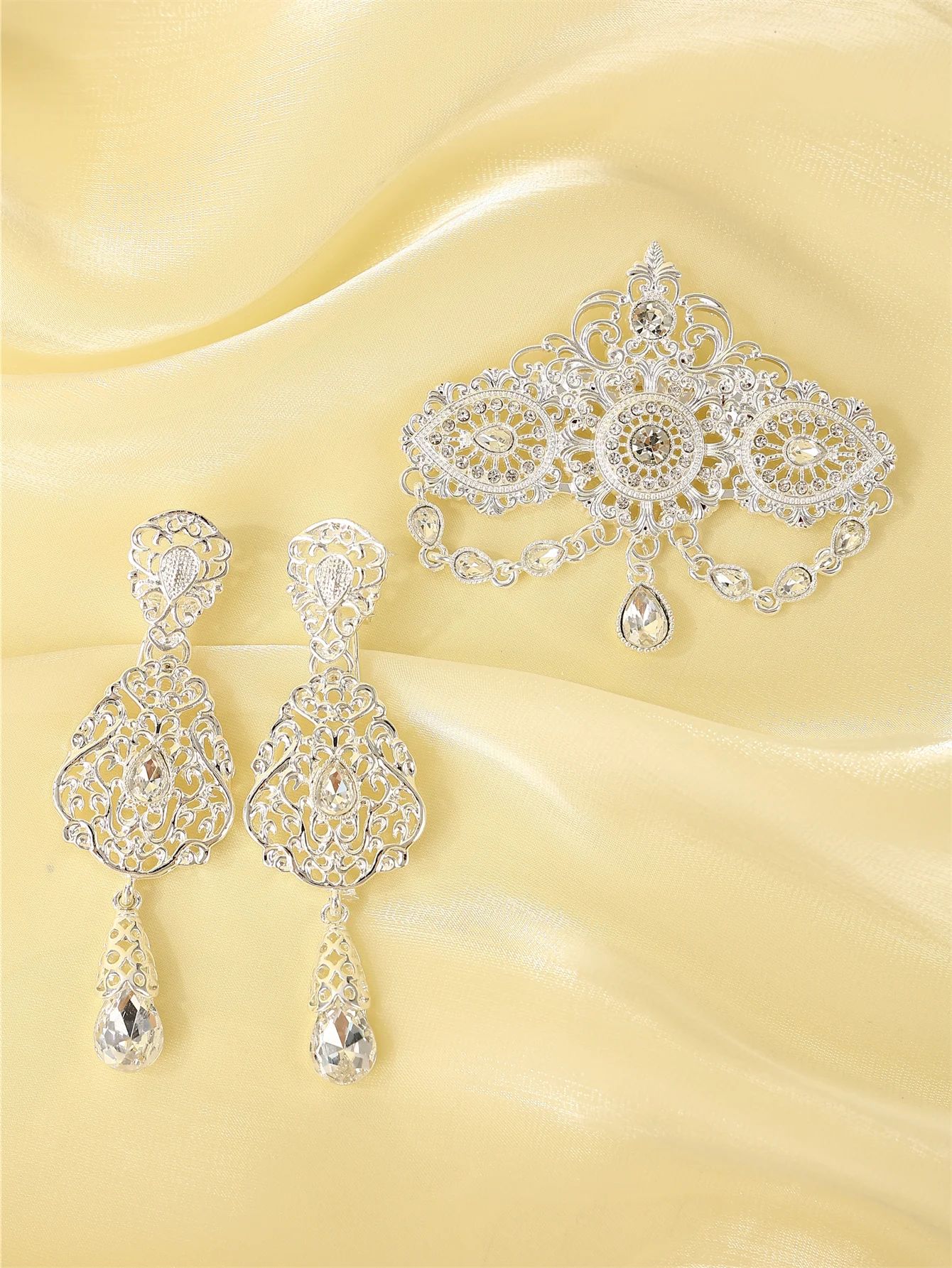 

Moroccan wedding boutonniere earrings set French court retro style ladies' jewelry set for weddings parties.