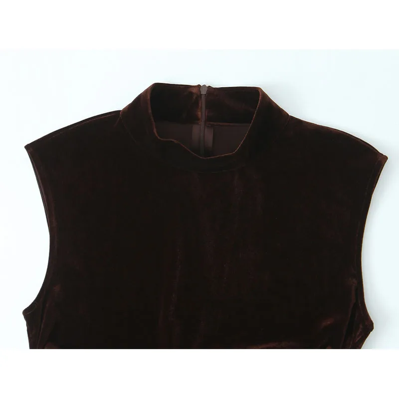 فستان قصير أنيق أنيق من الدانتيل للنساء 2025 موضة جديدة فساتين قصيرة مخملية بدون أكمام للنساء فساتين حفلات ضيقة