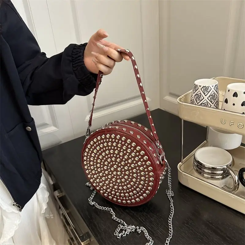 

Women's Bag Double-sided Round Rivet Inlaid Underarm Bag, Tambourine Tire Chain, Messenger Bag Exquisite Personality and Fashion