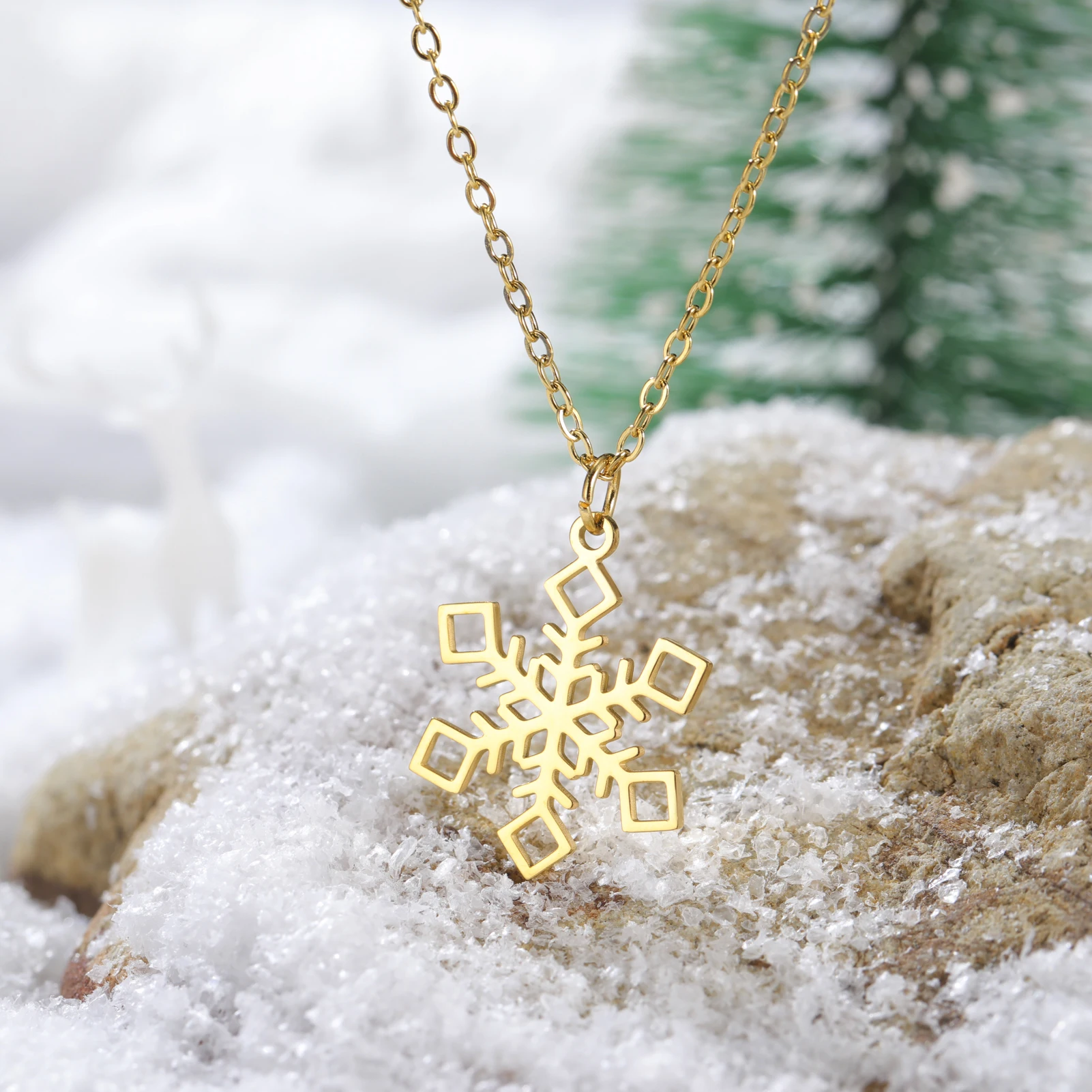 Lucktune Christmas Snowflake Santa Pendant Necklace Stainless Steel Elk Snowman Chain Necklace Women New Jewelry Birthday Gift