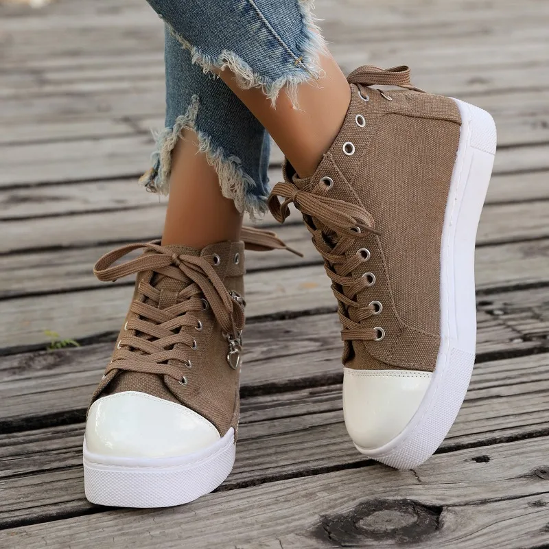 

Ladies Vulcanized Shoes 2025 Spring and Autumn Fashion Casual Round Head Flat-bottomed Lace-up Rivets Decorative Shoes Sneakers.
