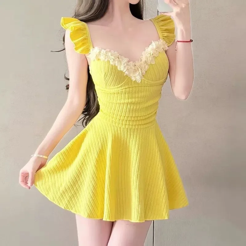 

Женский слитный купальник однотонный с рюшами и бретелями, в милом корейском стиле, французский элегантный модный купальник Pure Desire