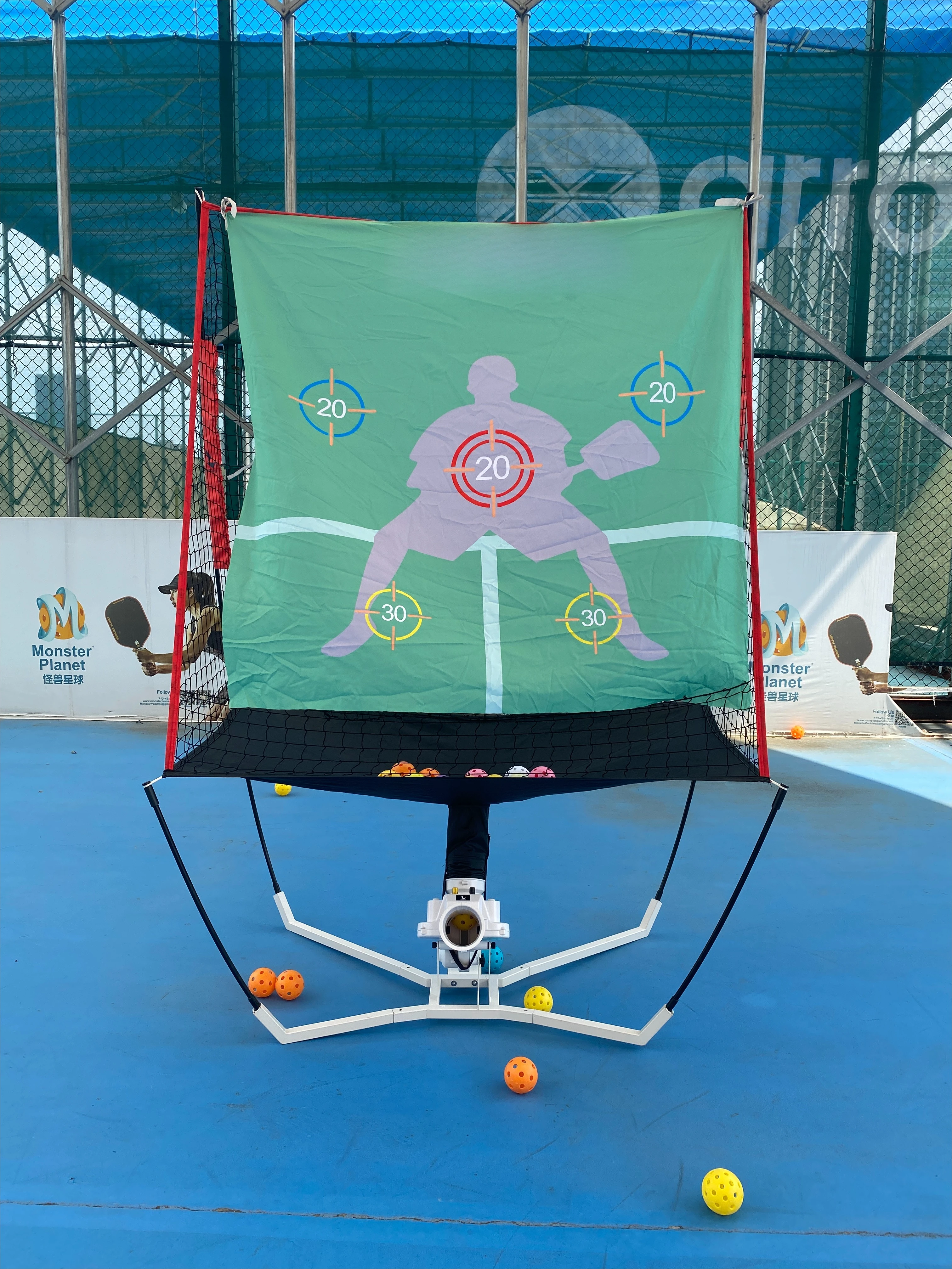 High-quality lightweight portable bubble ball launcher for quick and easy outdoor/indoor use with custom logo and hole trim