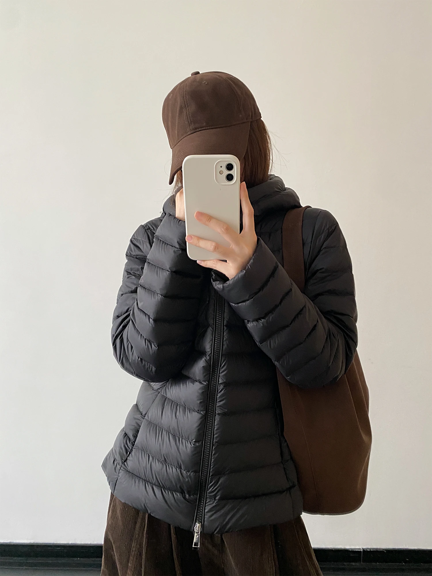 

Женская легкая белая пуховая куртка SunYeo с капюшоном, повседневная, удобная, теплая, для осени и зимы