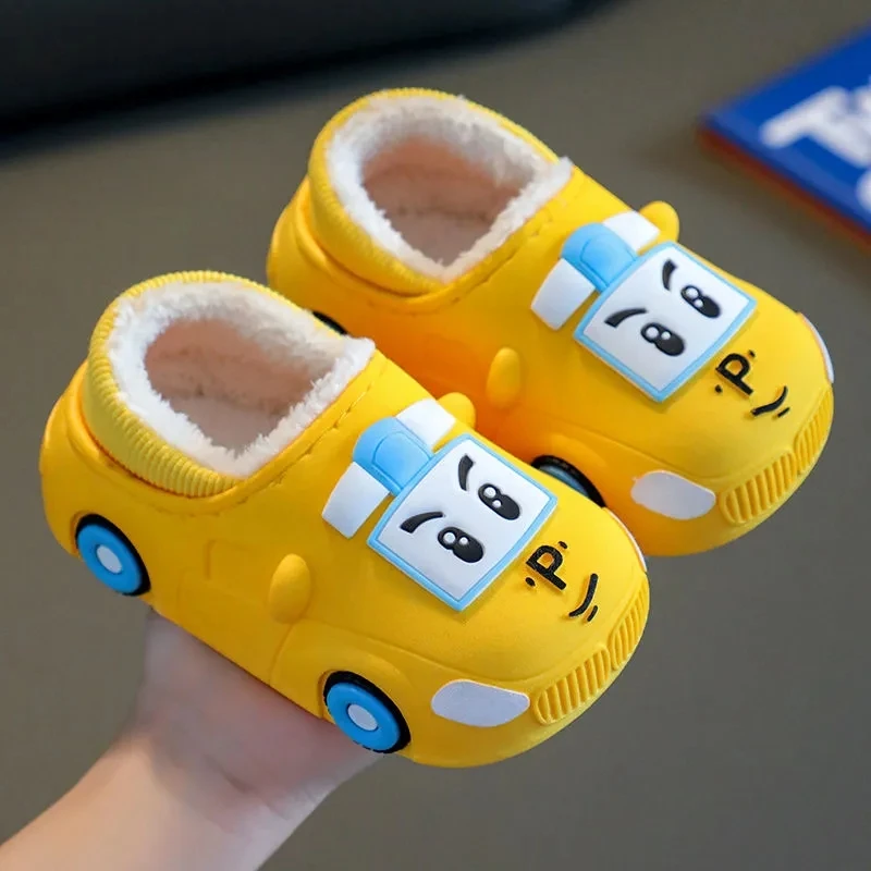 Chaussures d\'intérieur pour enfants, pantoufles de voiture, design de dessin animé, chaudes, hiver