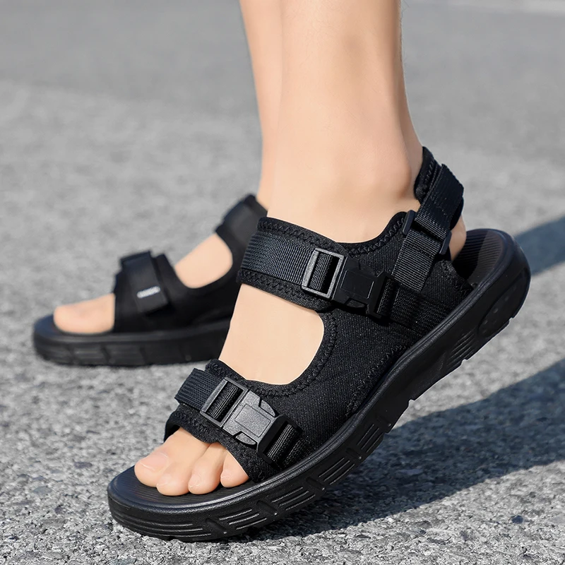 A Pair of Men's Wear-Resistant Sandals, Sports Non-Slip Casual Beach Shoes for Outer Wear, Driving, Casual and Versatile Men's Shoes