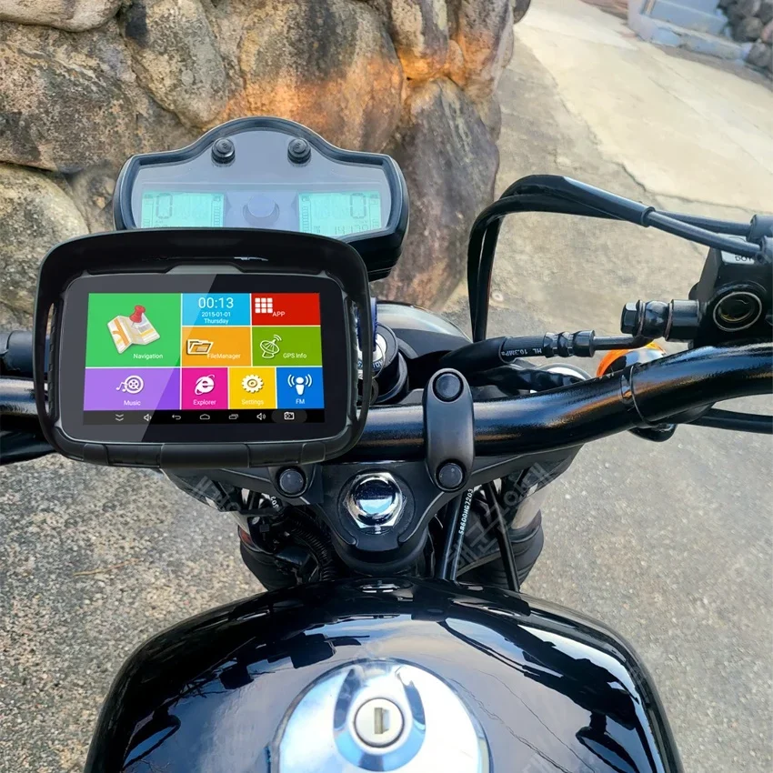 New 5 Inch Android GPS Navigator With Touch Screen BT Connectivity Multi-Functionality For Car Portable Use 1-Year Warranty