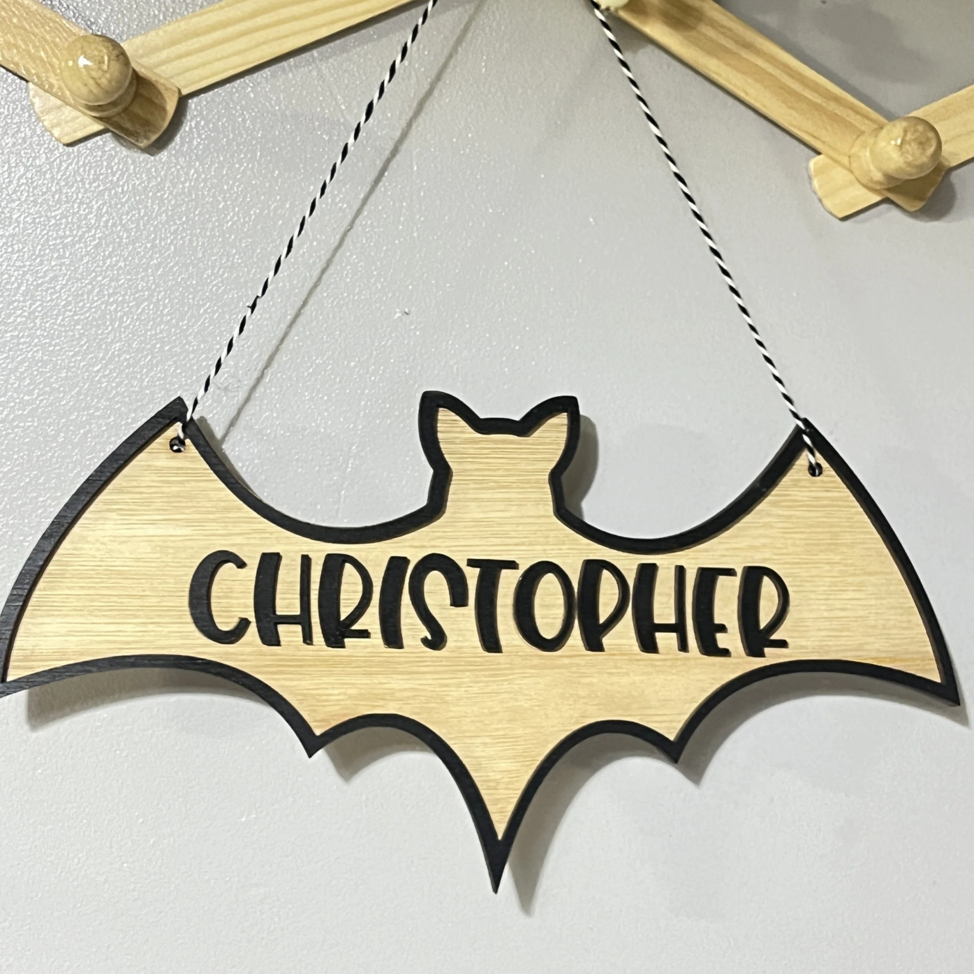 Halloween Wooden Name Sign Bat Party Decorations Personalized Halloween Gift Custom Name Wall Decor for Kids' Halloween Party