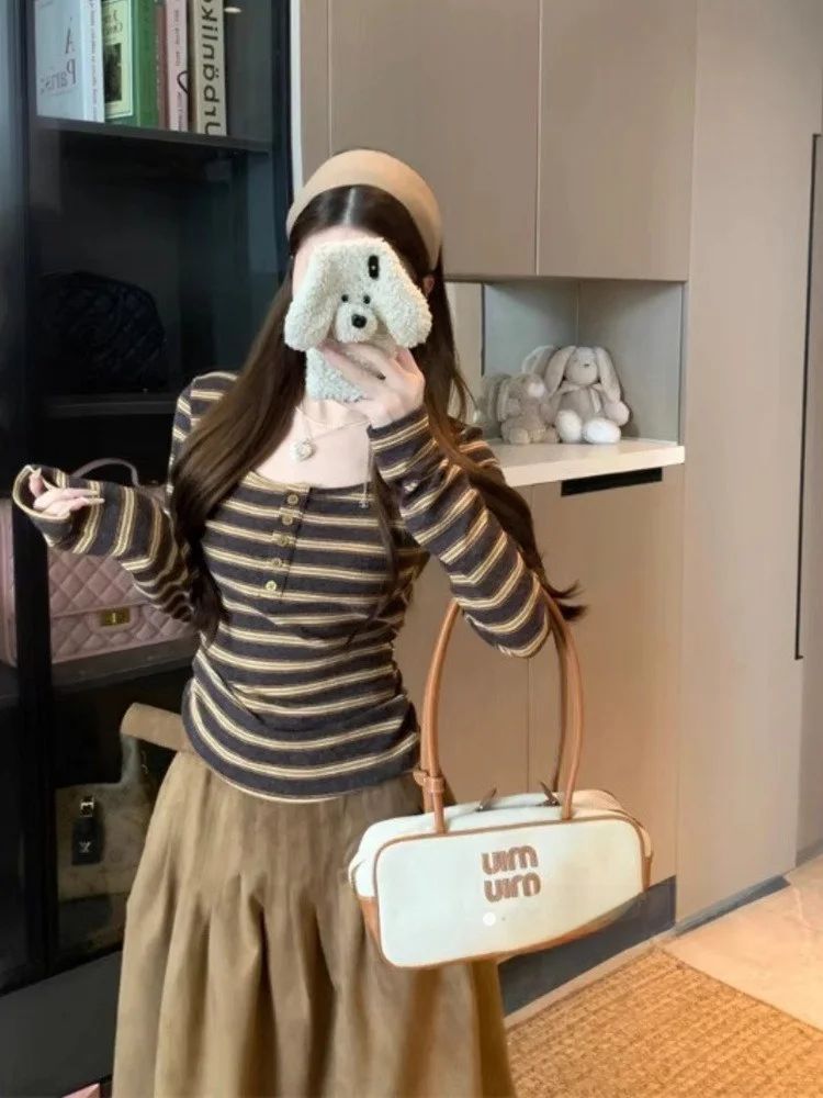 

Повседневная женская футболка Long Sve round Ne в полоску Base irt на одной пуговице, модная осенняя футболка, удобная дышащая женская футболка...