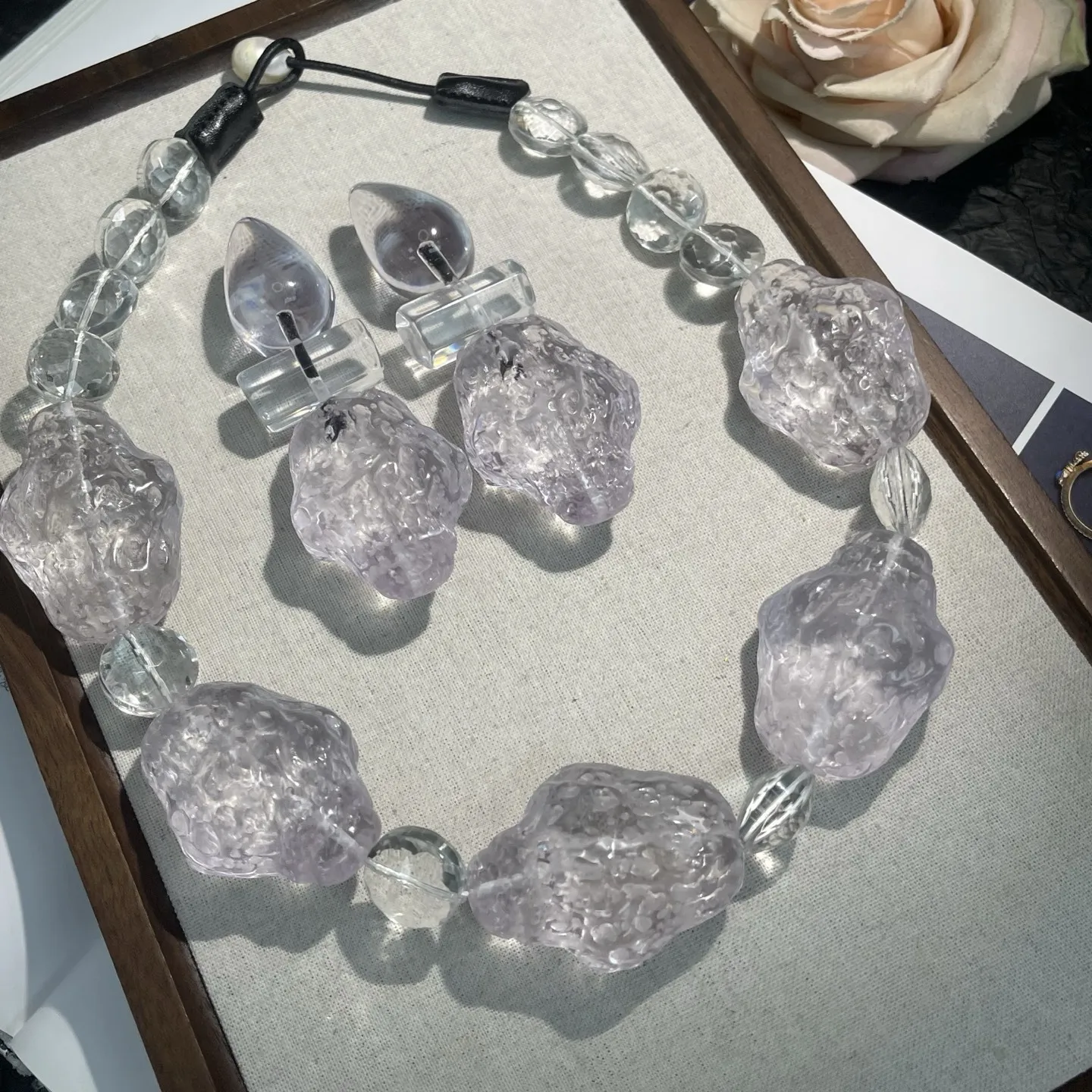 

High-quality original design handcrafted resin necklaces and earrings high-end jewelry for women