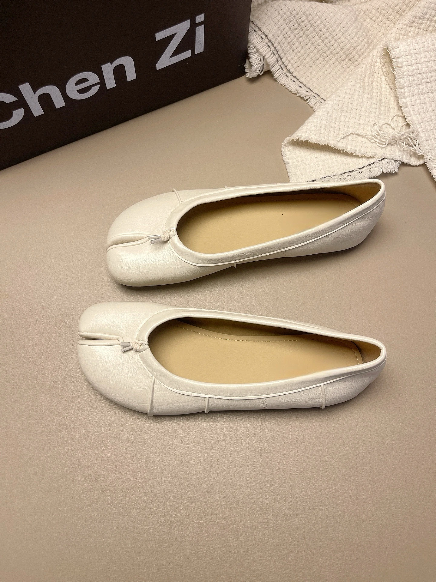 lamb-skin-version-real-split-toe-ballet-flat-mouth-low-single-shoes-women's-pig-hoof-shoes-large-size-women's-shoes-41-to-43