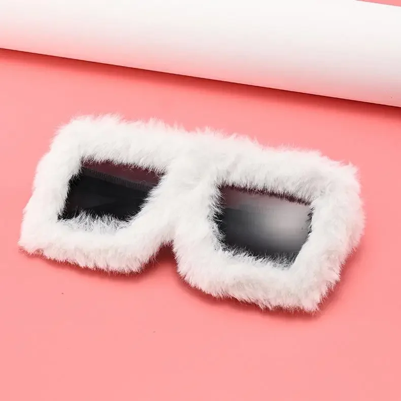 

Oversized Plush Sunglasses Y2K Fluffy Square Punk Sun Glasses Trendy Novelty Decor Winter Shades for Christmas Party Eyewear