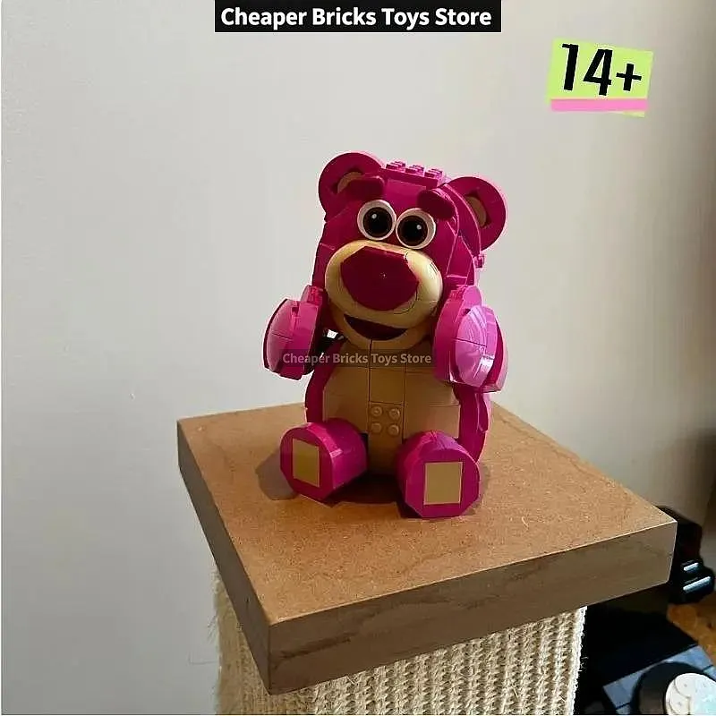 Cheaper 570pcs Classic Movie Cartoo Strawberry  Animal Building Block Toy Model Ornament Gift view 3