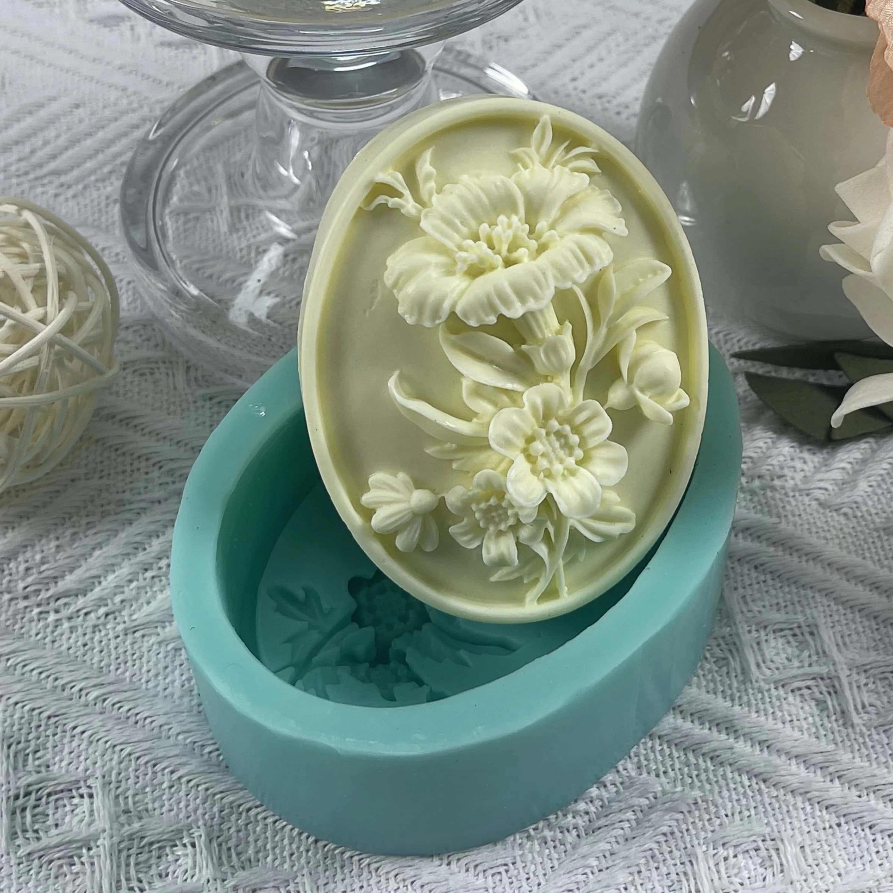 Oval Flower 3D Soap Mold Natural Bar Soap Molds Scented Candle Wax Silicone Mold Aromatherapy Plaster Resin Crafts Mold