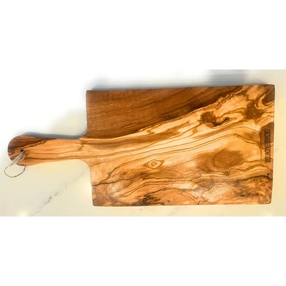 Tabla de charcutería artesanal de madera de olivo con asa - Perfecta para servir queso, carne y frutas