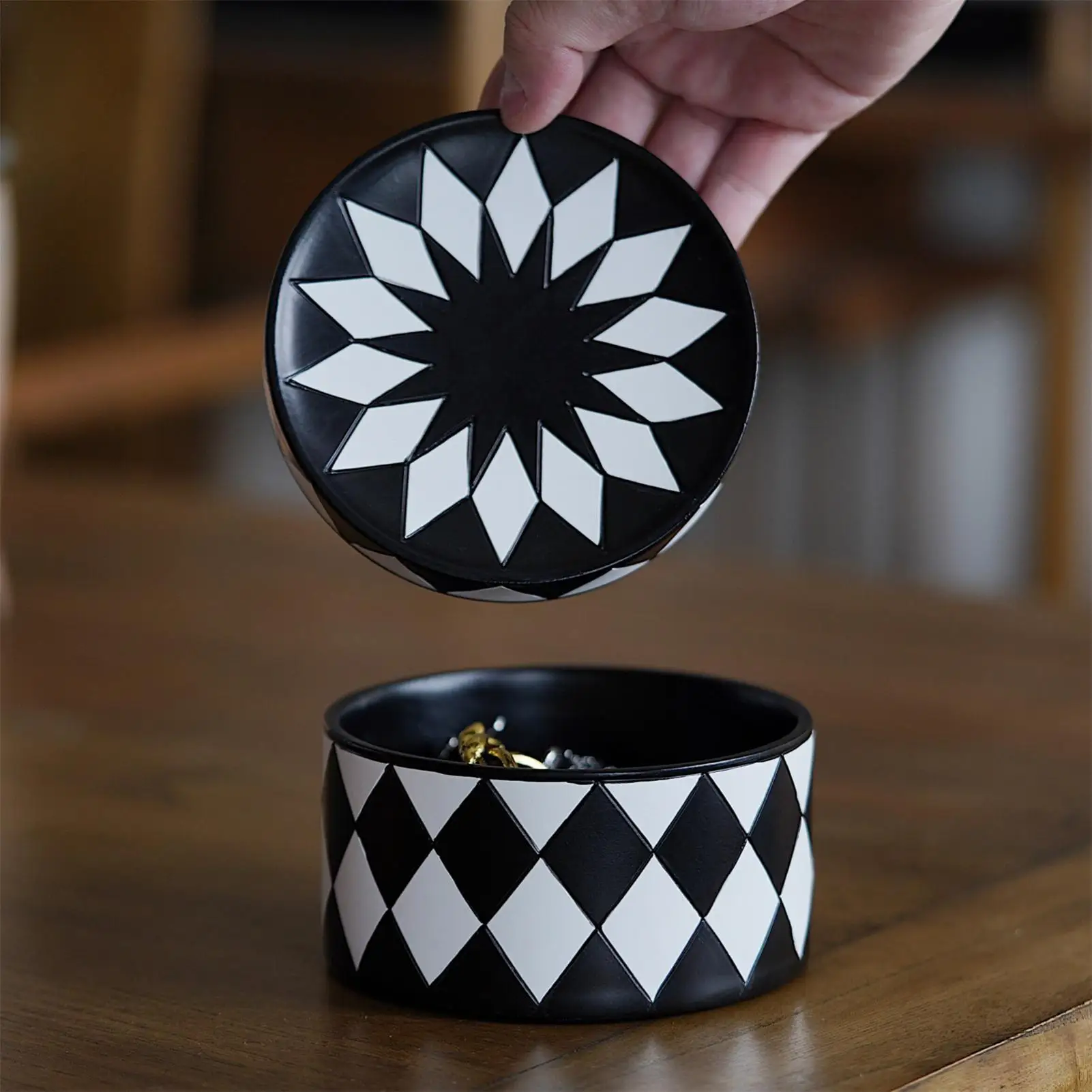 

Decorative Jewelry Box Display Tray with Lid Black White Checkered Jewelry Box Organizer for Earrings Necklaces Rings Keys Case