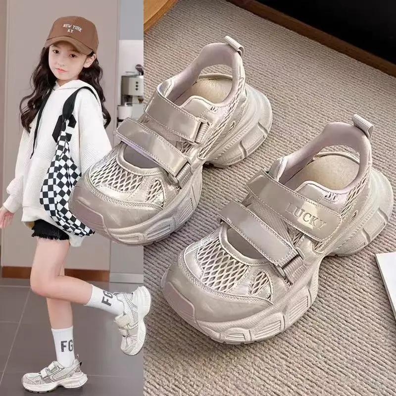 New Children's Hollow Sandals Girls Mesh Breathable Shoes Student Casual Non-Slip Sandals Kids Closed-Toe Anti-Collision Shoes