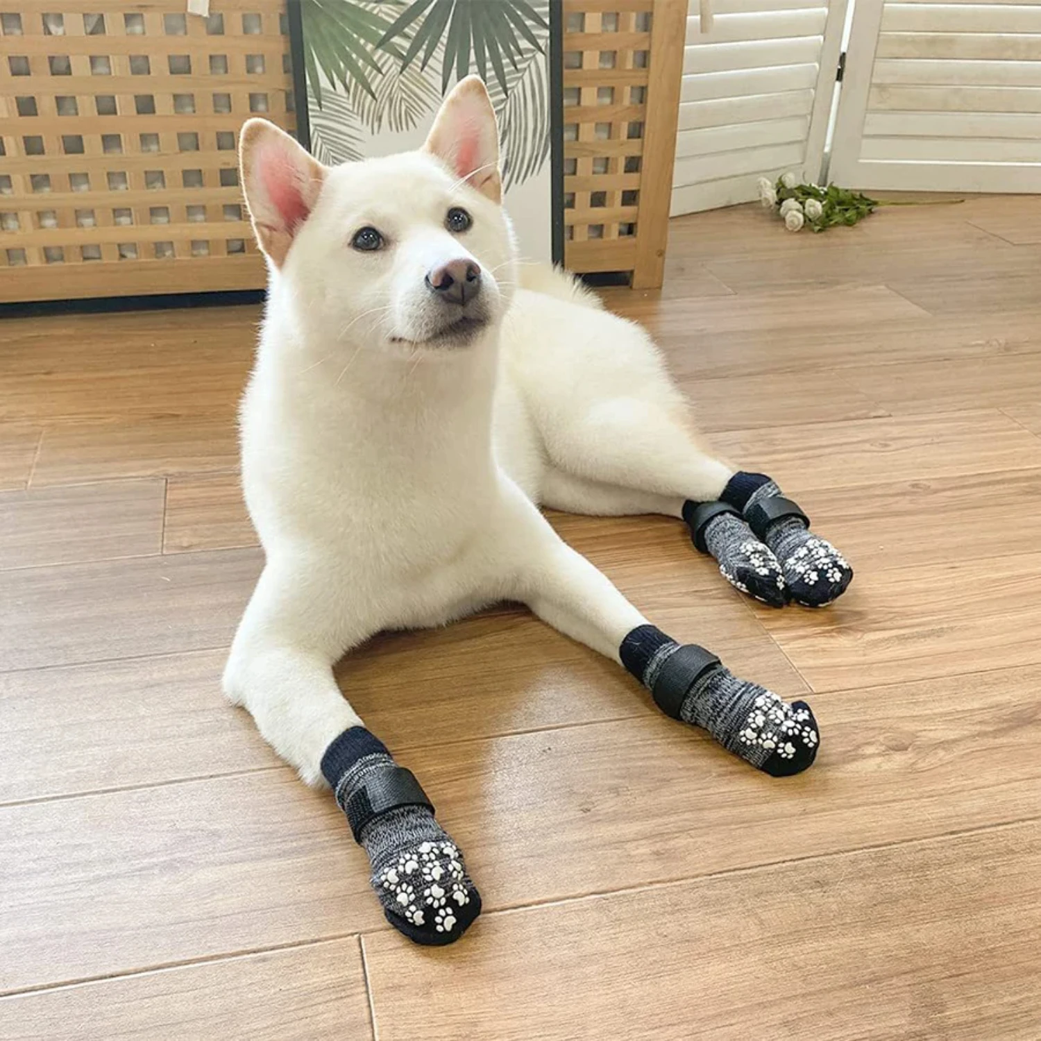 

4PCS Fashion Pet Socks Dog Socks Breathable Anti-Slip Foot Covers Dog Socks with Adjustable Strap Strong Grips Traction Control