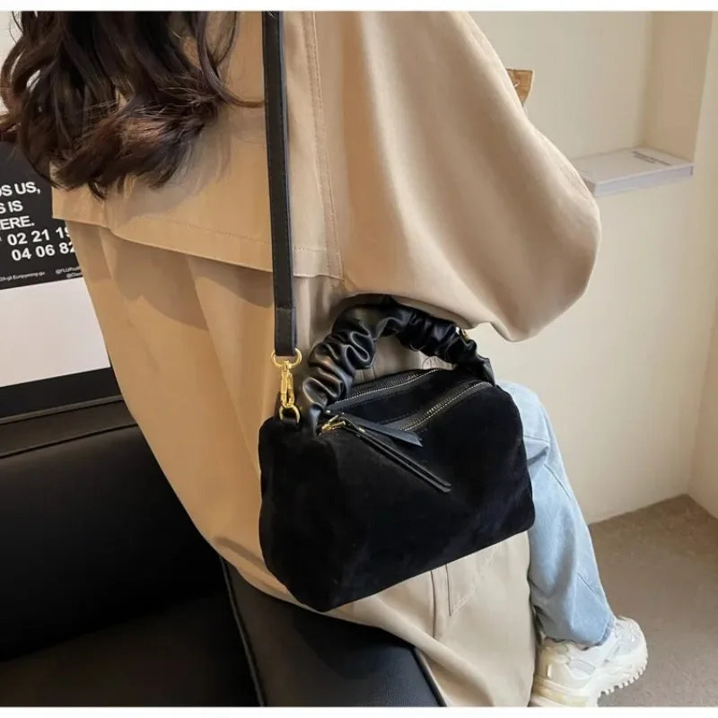 

Маленькая квадратная замшевая сумка Maillard, осенне-зимняя модная универсальная сумка-подушка, большая вместительная дорожная сумка через плечо