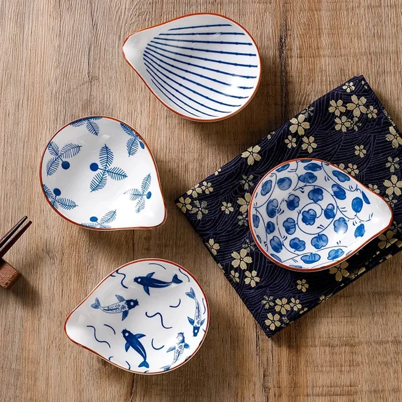 4pcs Blue and White Porcelain Mini Soy Dish Ceramic Sauce Dish Household Seasoning Pottery Dipping Sushi Sauce Snack Tableware