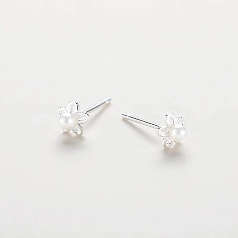 VOQ Simple Flower Stud Earrings Small Fresh Sweet Pearl Earrings for Girls Students Korean Version of Jewelry image 3