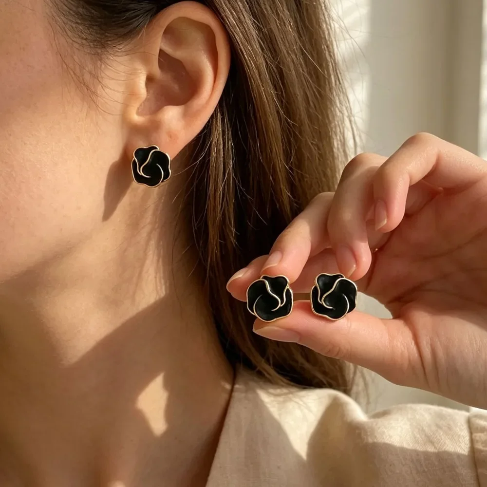 Unique Camellia Stud Earrings Niche Temperament Simple Fashion Jewelry for Women Daily Dating Party Accessories
