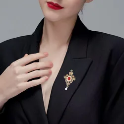 Hot Sale Red Gemstone Crown Brooches New 2022 For Women Luxurious Baroque High-end Peal Rhinestone Pins Accessories