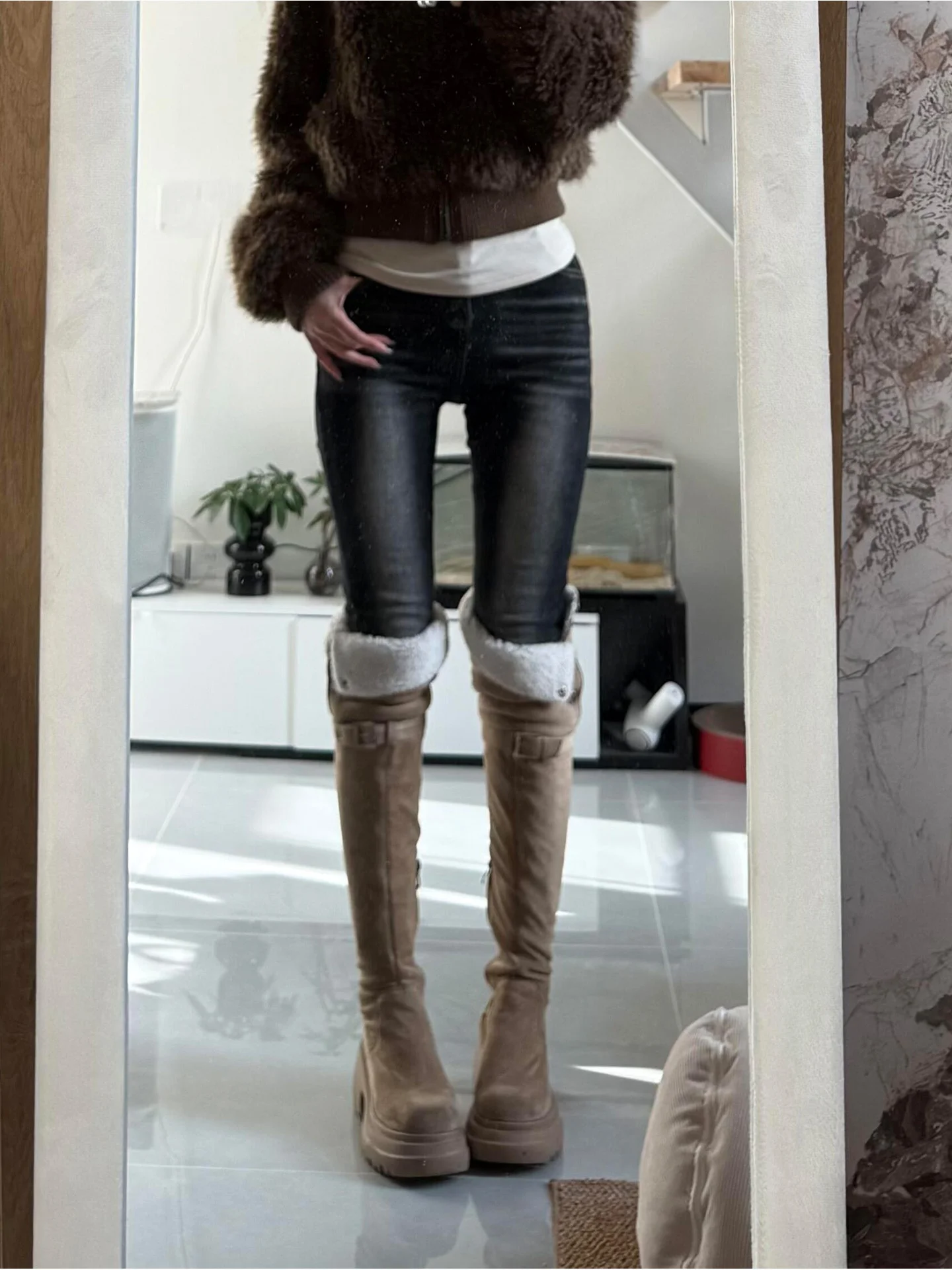 Frühling 2026 Neue Schlanke Damen-Röhrenjeans Distressed Verwaschener Denim Enge Leggings Lässige Mitteldehnende Elastische Jeans